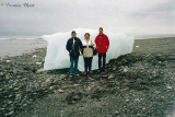Wim, Antonie en ik voor een gestrand ijsblok