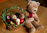 My kind host offers me a gift ! An Easter Basket !