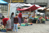 Ventas de Verdura  Frente al Mercado Local