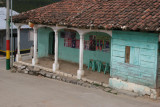 Casa de Construccion Antigua en el Centro Urbano