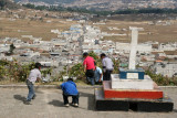 Nios Jugando Canicas en la Parte Alta del Poblado