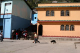 Escena Cotidiana en el Centro del Poblado