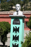 Monumento al Poeta y Diplomatico Felix Calderon Avila