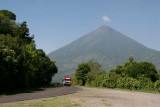Volcan Atitlan Visto desde la Ruta a Esta Cabecera