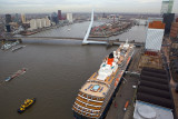 Erasmus brug en cruiseschip
