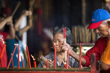 Praying at Cheng Hoon Teng temple (7330)