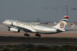 ETIHAD AIRBUS A330 200 AUH RF IMG_0884 .jpg