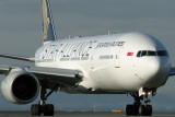SINGAPORE AIRLINES BOEING 777 200 KIX RF IMG_5292.jpg