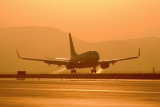 SUNSET LANDING BOEING 737 800 KIX RF IMG_5384.jpg