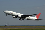 JAPAN AIRLINES BOEING 777 200 HND RF IMG_5068.jpg