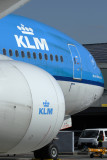 KLM BOEING 777 200 KIX RF IMG_5207.jpg
