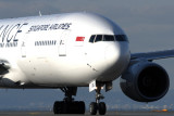 SINGAPORE AIRLINES BOEING 777 200 KIX RF IMG_5295.jpg