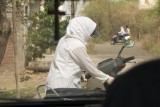 _DSC2985 women driving motorbike