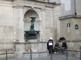 MC09 rue Charlemagne - Fountain.JPG