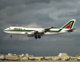 Boeing 747-200  I-DEMN
