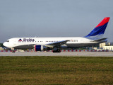 B767-200  N103DA