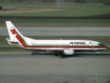 B737-300 CS-TIE 