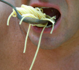 I eat spaghetti with a spoon......