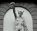 heads juxtaposed