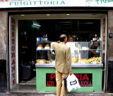 Vendor fried pizzas