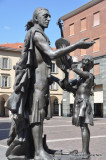 Statue fo Stradivarius