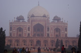 Humayuns Tomb with Many Tourists.jpg