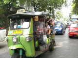 Full-full tuk-tuk