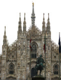 Statue of Vittorio Emanuele II and the Duomo .. A2712
