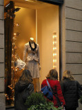 Window shopping along Via Montenapoleone,Valentino .. A2756