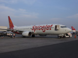 1619 15th November 07 Spicejet 737 at Sharjah Airport.JPG