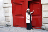 Paris, la porte rouge.
