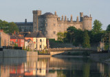 Kilkenny Castle and Johns Bridge.jpg