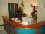 Mon Bureau - Vianka Bank avec ma receptioniste-secretaire Elfrida