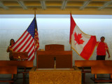 Si Ed nag blend sa Canadian flag...loyal talaga :o)