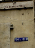 Siena walk on the left sign