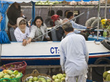 <B>Shoppers</B> <BR><FONT SIZE=2>Can Tho, Vietnam -January 2008-</FONT>