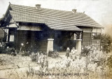 17-19 Bokhara Rd Caulfield, The Home where Dot, Ciss, Irene & Frank grew up dated photo 24/11/1924 - the old house is gone now