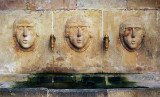 tres rostros-dos fuentes