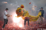 Bombing the Dancing Lion (炸獅子)