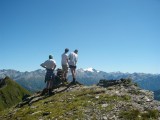 op de Pizzo di Cadrigh met zicht naar zuidoosten<br> (achtergond de hoogste berg van Ticino: Adula/Rheinwaldhorn 3402 m)