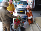 Discussing the price with the street vendor