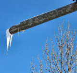 Frozen water in  and above the hose.JPG