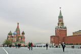 Moscou, la place rouge,lglise Saint Basile Le Bienheureux,une tour du Kremlin
