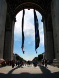 honneur aux drapeaux