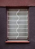 Serpent window