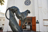 Bronze statues of South African wildlife are scattered around Stellenbosch