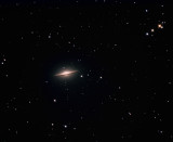 M 104, la galaxie du Sombrero et les Mâchoires