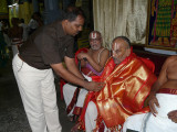 15-Sri Jeyaraman honouring Dr VVR swamy.JPG