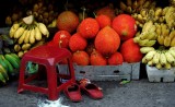 red fruits and bananas