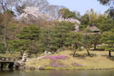 Genkyū-en with spring flowers